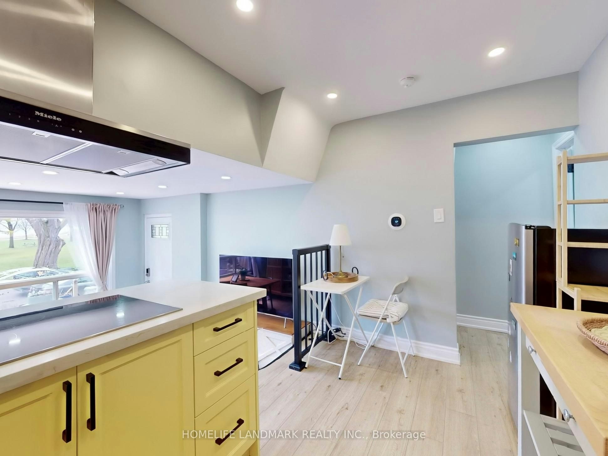First Floor & Basement-24 Kewbeach Avenue, Toronto, ON, M4L 1B7 - 12