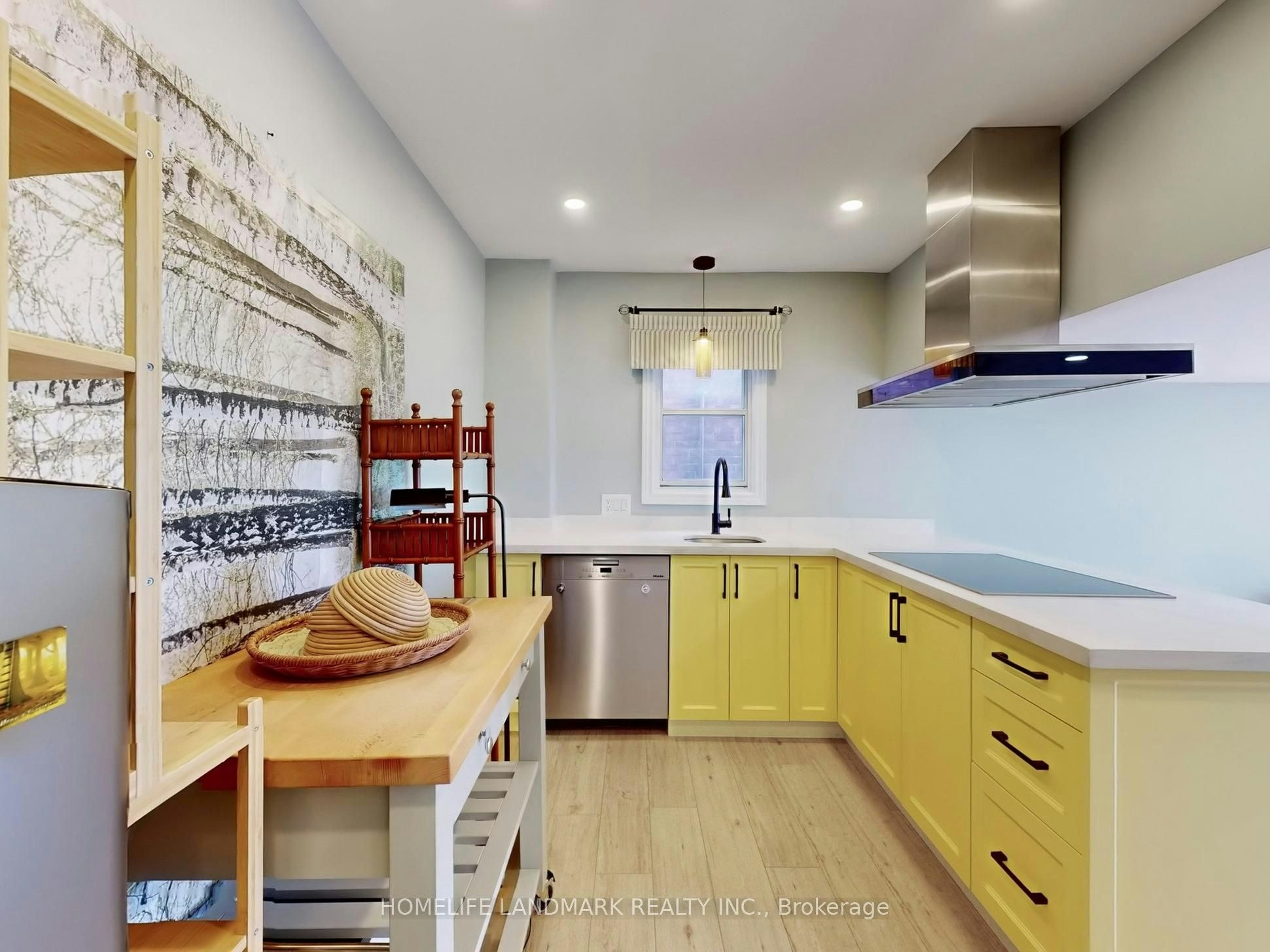 First Floor & Basement-24 Kewbeach Avenue, Toronto, ON, M4L 1B7 - 11