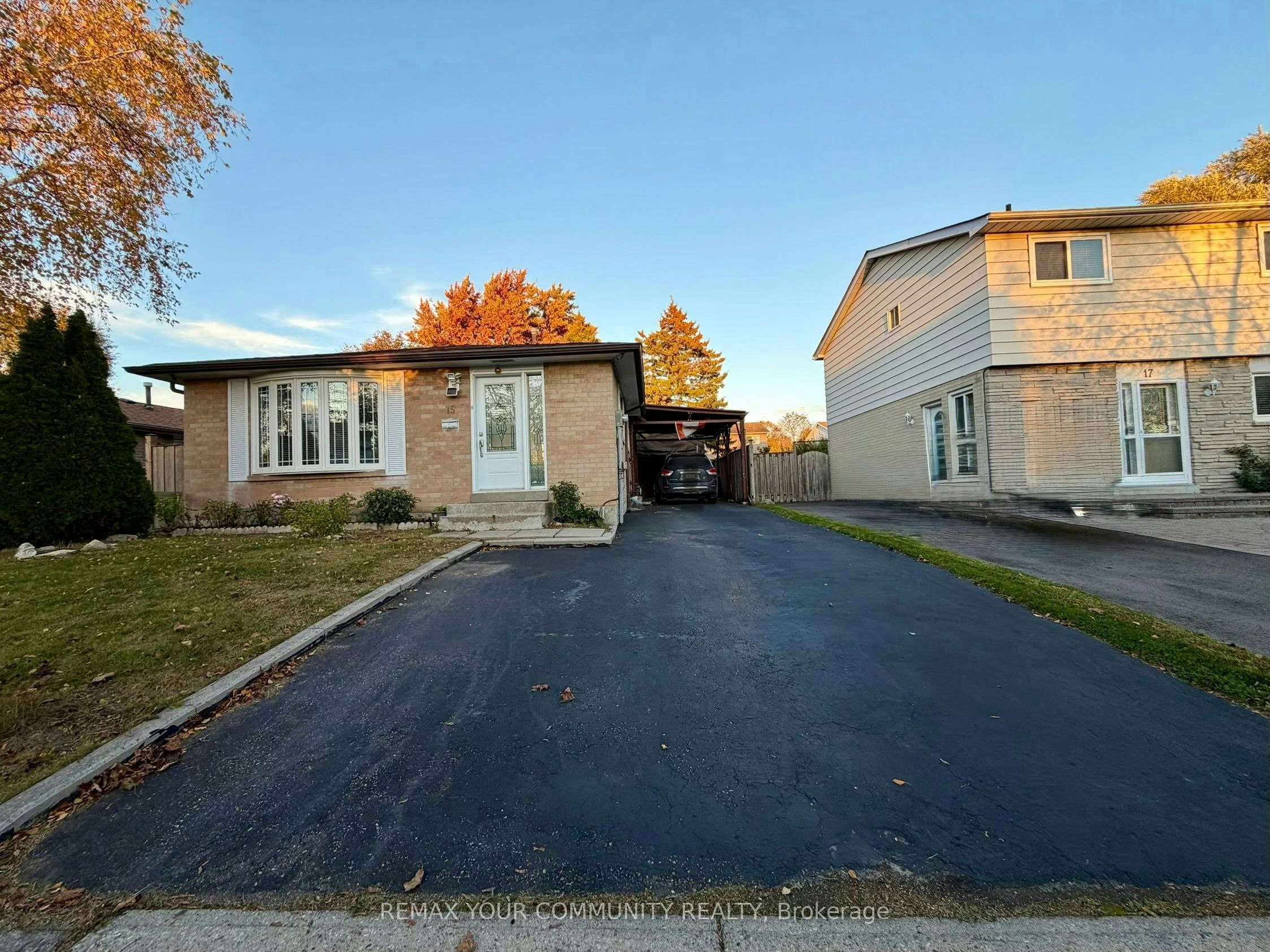 15 Hutcherson Square, Toronto, ON, M1B 1C5 - 2