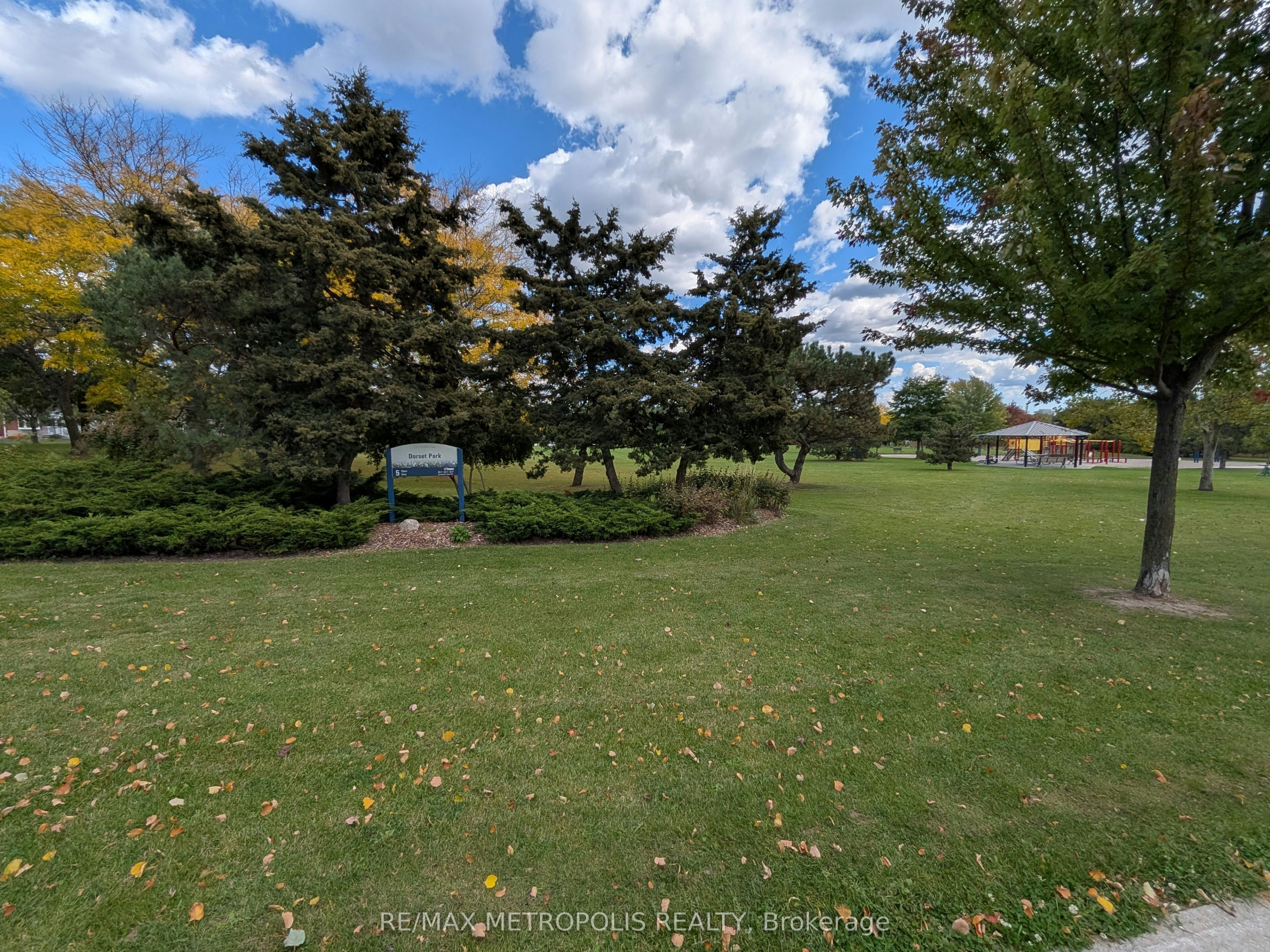 Main-43 Lewiston Road, Toronto, ON, M1P 1X8 - 10