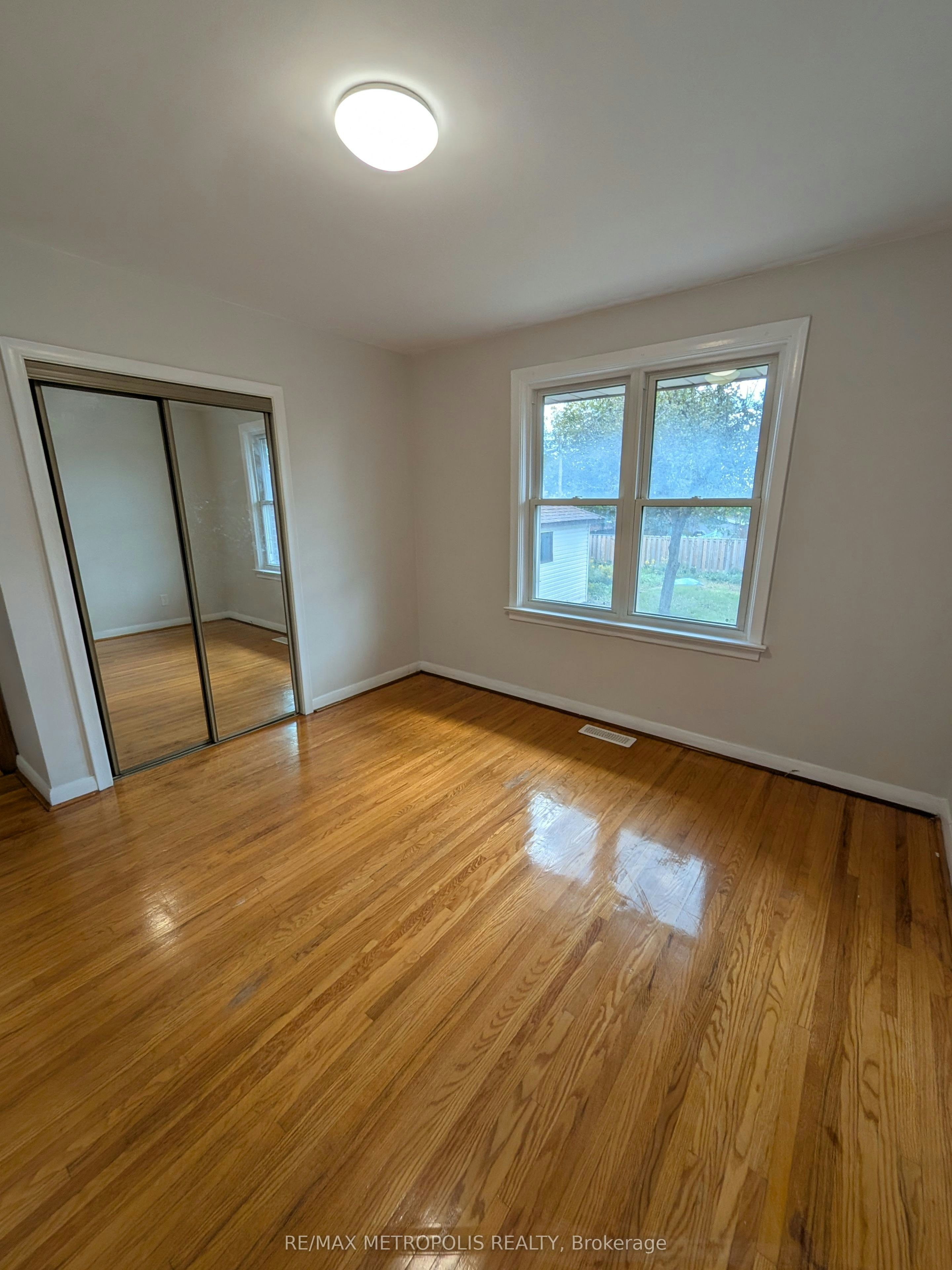 Main-43 Lewiston Road, Toronto, ON, M1P 1X8 - 6