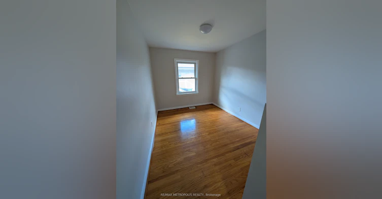 Main-43 Lewiston Road, Toronto, ON, M1P 1X8 - 7