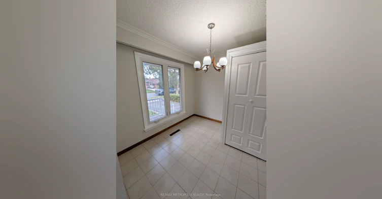 Main-43 Lewiston Road, Toronto, ON, M1P 1X8 - 5