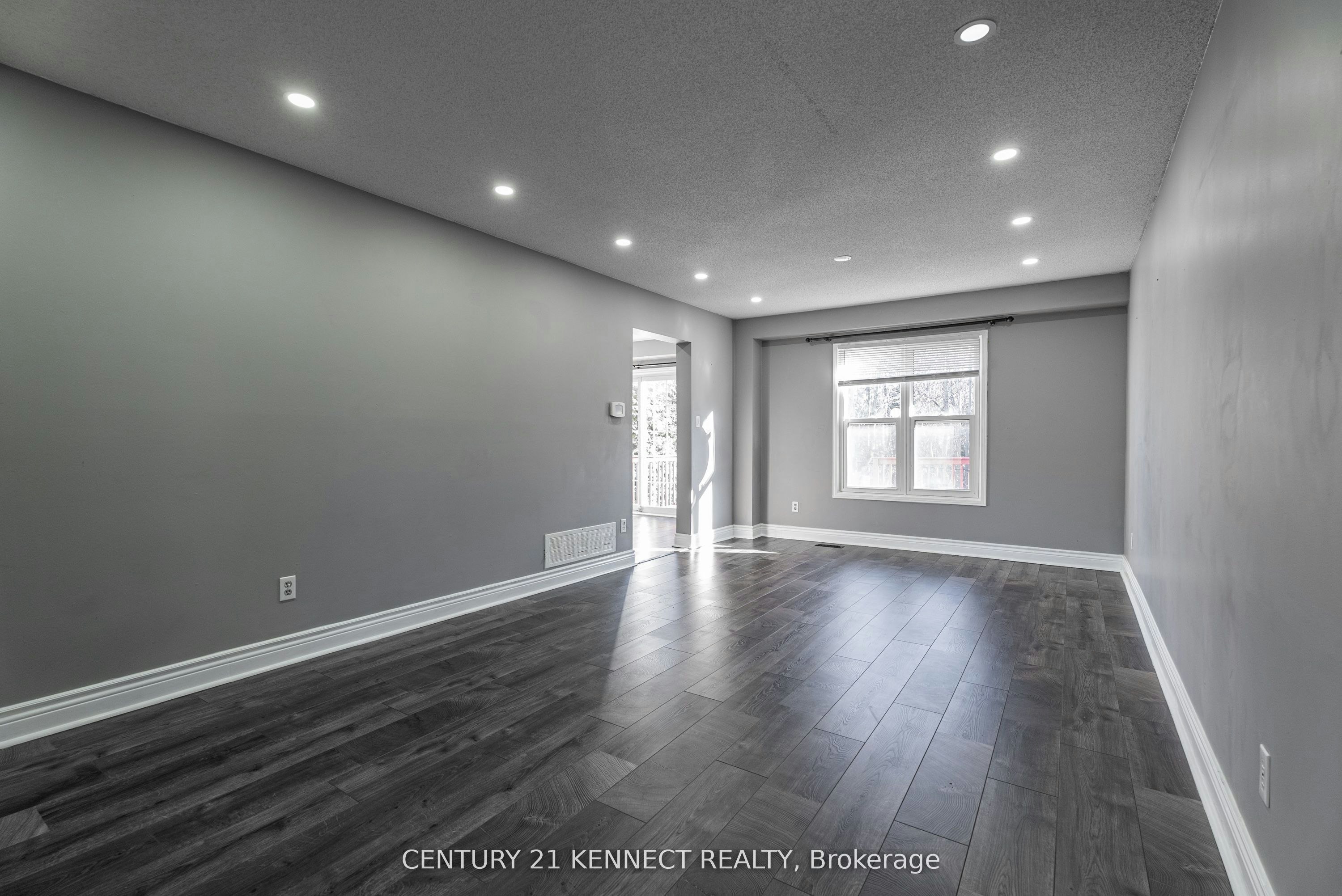 5 Knotty Pine Drive, Whitby, ON, L1R 2J6 - 7