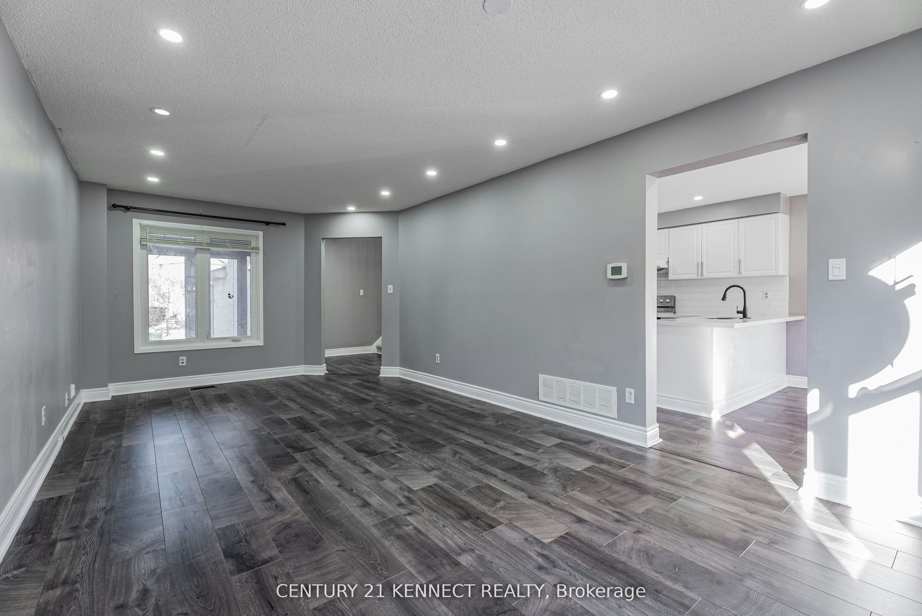 5 Knotty Pine Drive, Whitby, ON, L1R 2J6 4