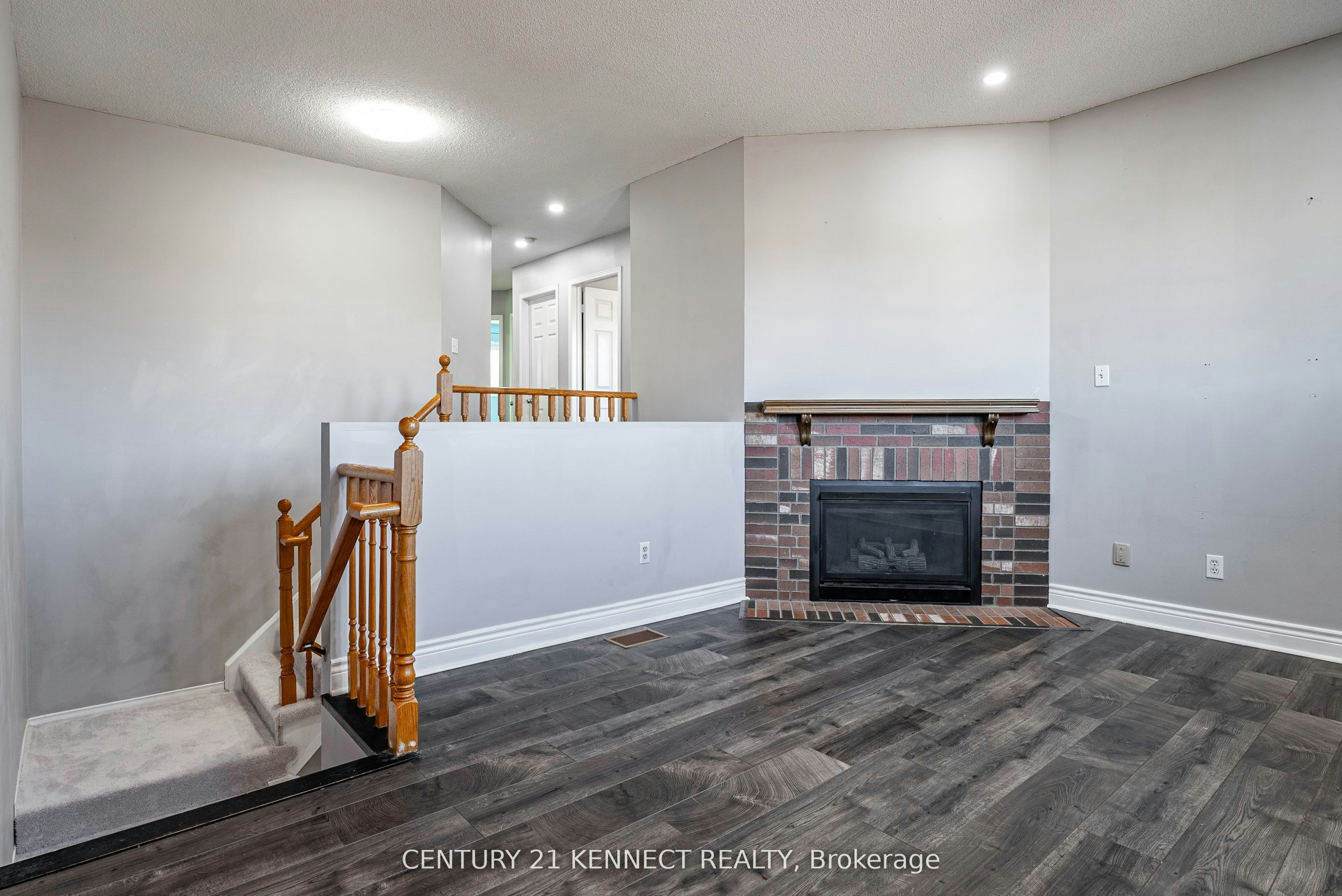 5 Knotty Pine Drive, Whitby, ON, L1R 2J6 - 12