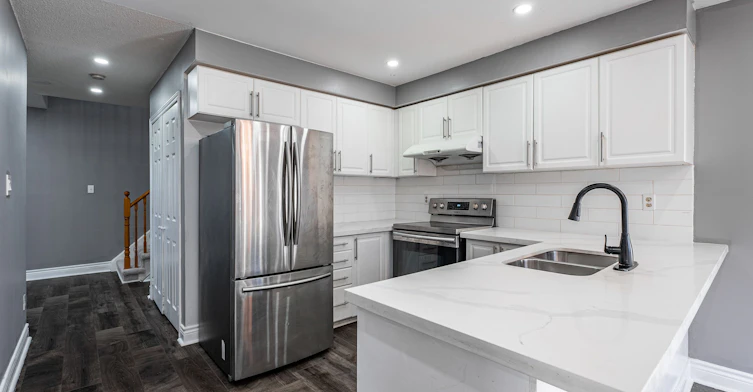 5 Knotty Pine Drive, Whitby, ON, L1R 2J6 - 5