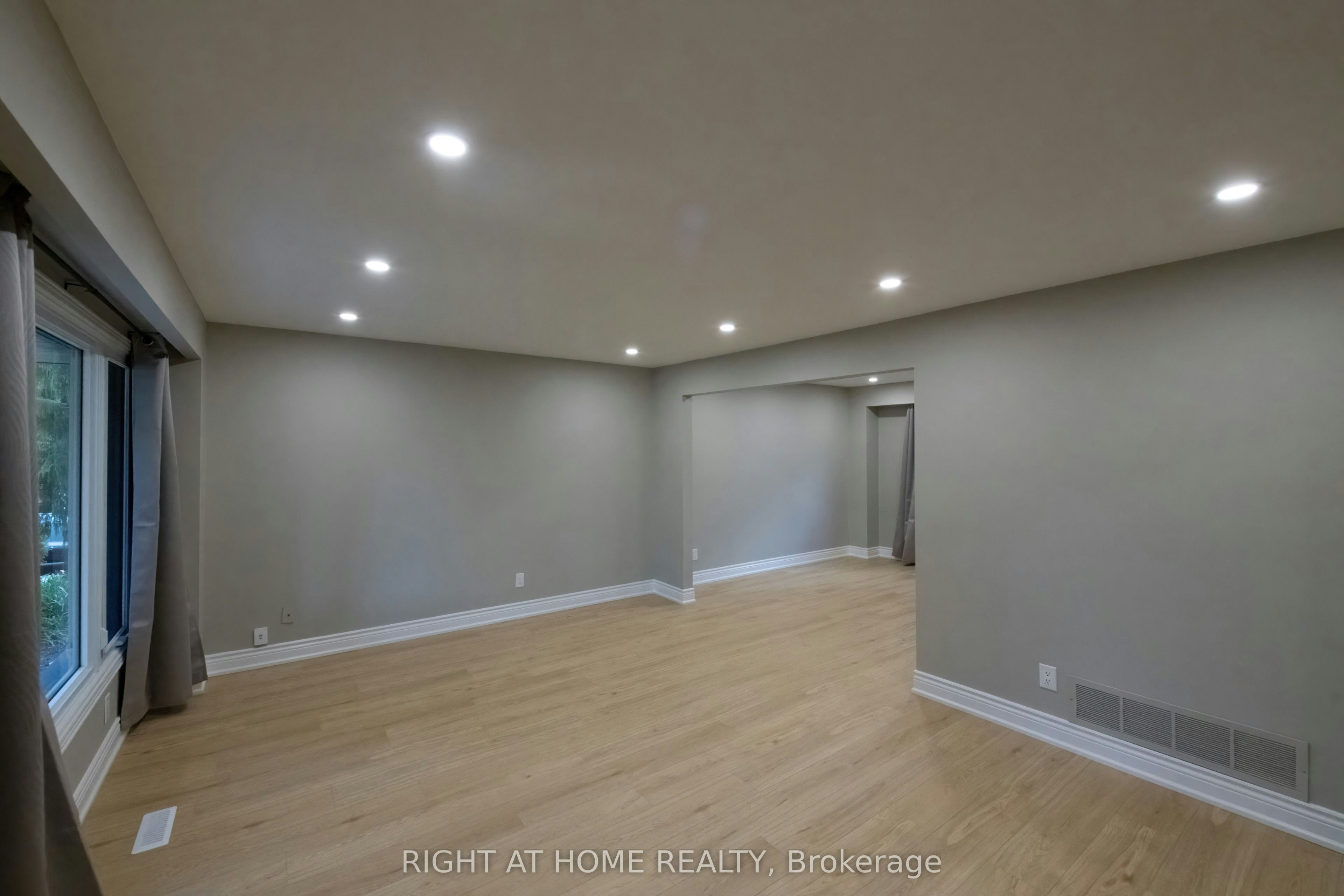 83 Anstead Crescent, Ajax, ON, L1S 3X4 - 3