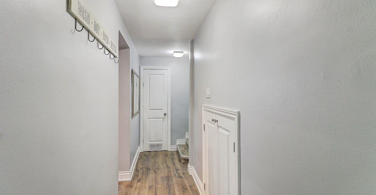 3 Cosburn Avenue, Toronto, ON, M4K 2E6 - 4
