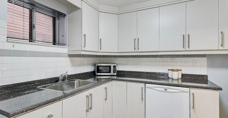3 Cosburn Avenue, Toronto, ON, M4K 2E6 - 9