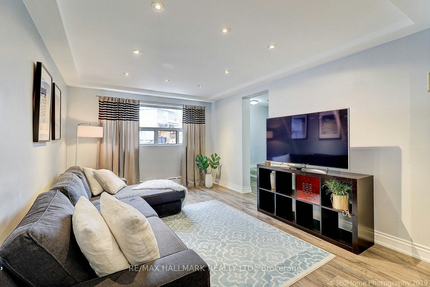 3 Cosburn Avenue, Toronto, ON, M4K 2E6 - 5