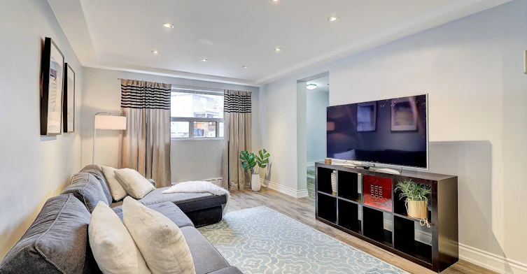 3 Cosburn Avenue, Toronto, ON, M4K 2E6 - 5