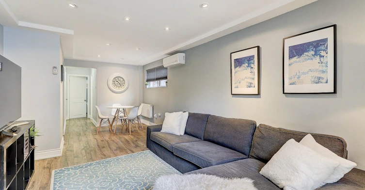 3 Cosburn Avenue, Toronto, ON, M4K 2E6 - 6