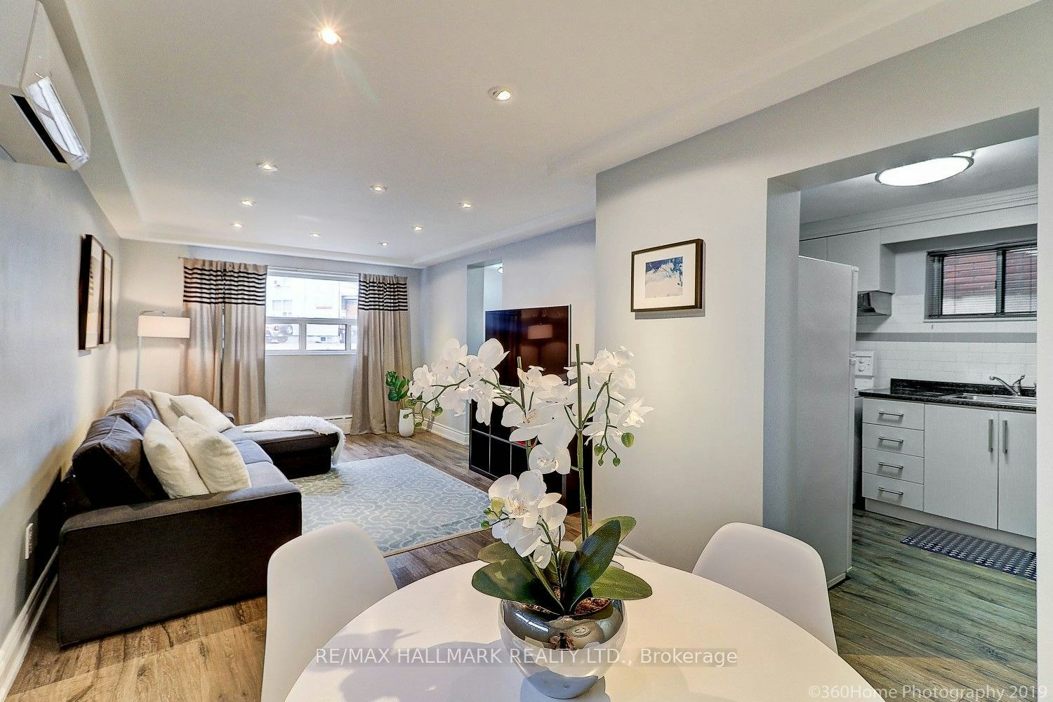 3 Cosburn Avenue, Toronto, ON, M4K 2E6