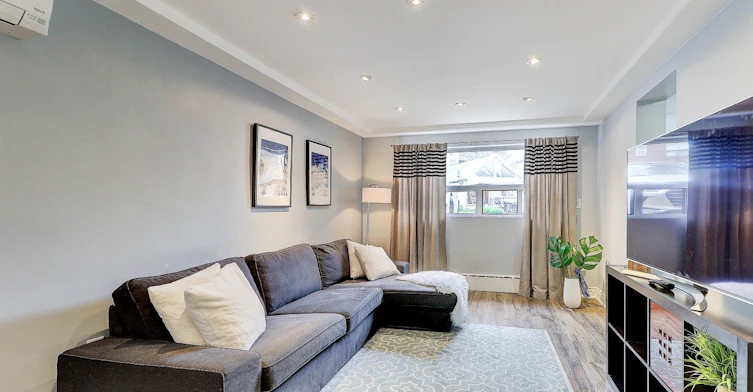 3 Cosburn Avenue, Toronto, ON, M4K 2E6 - 7