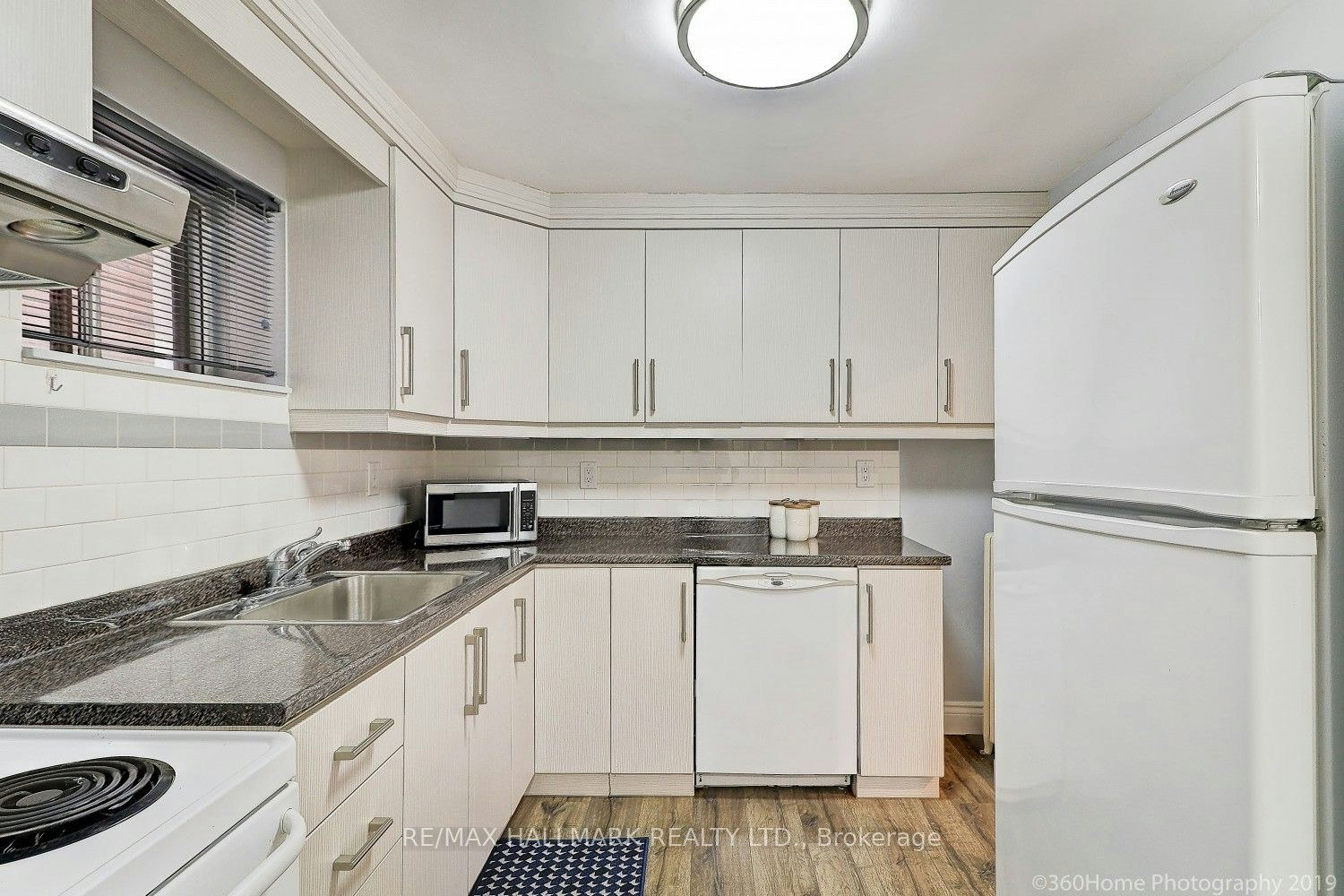 3 Cosburn Avenue, Toronto, ON, M4K 2E6 - 10
