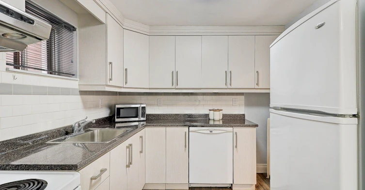 3 Cosburn Avenue, Toronto, ON, M4K 2E6 - 10