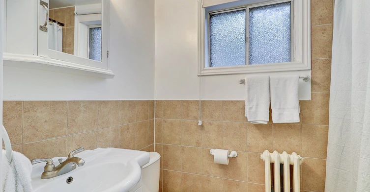 3 Cosburn Avenue, Toronto, ON, M4K 2E6 - 11