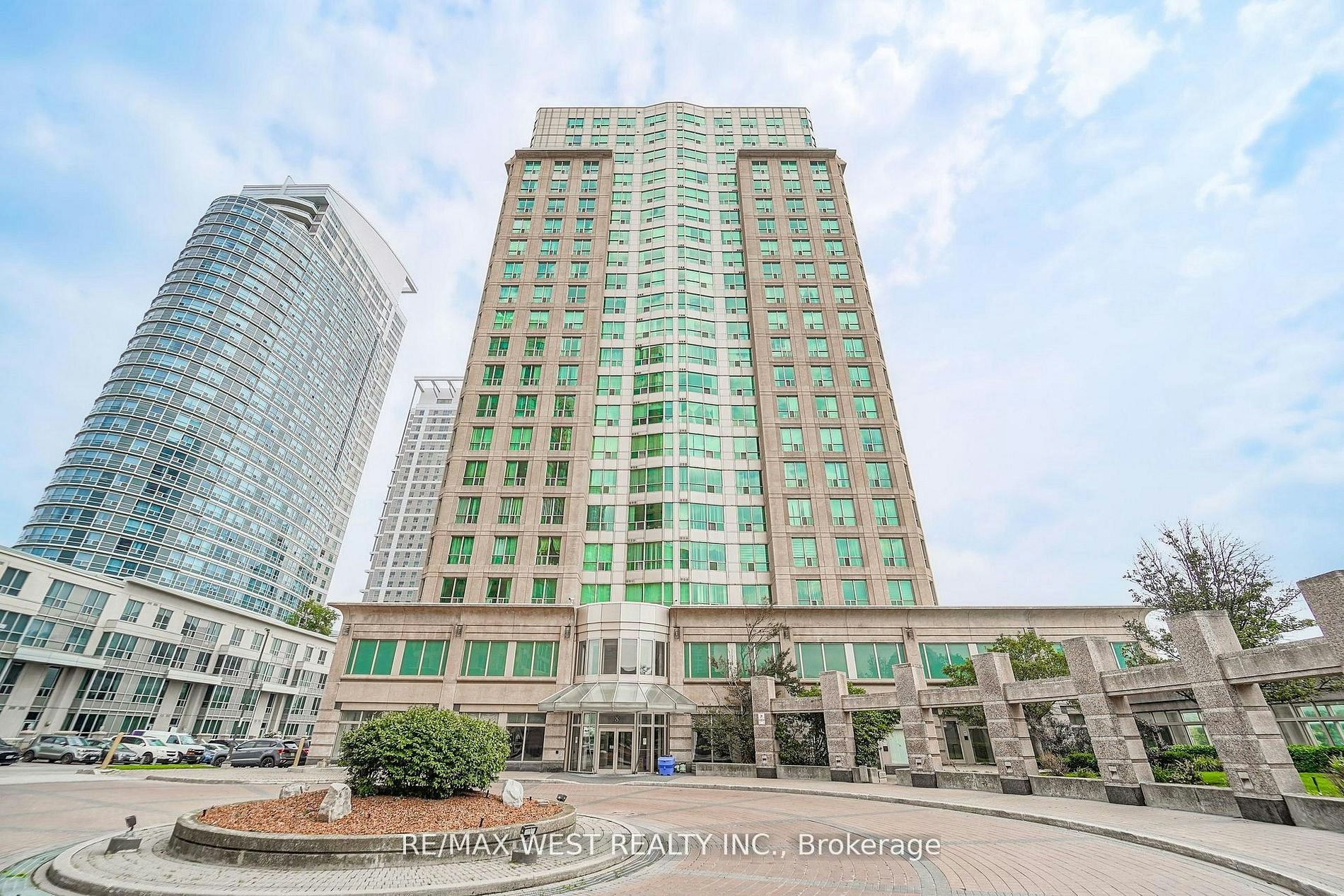PH103-8 Lee Centre Drive, Toronto, ON, M1H 3H8