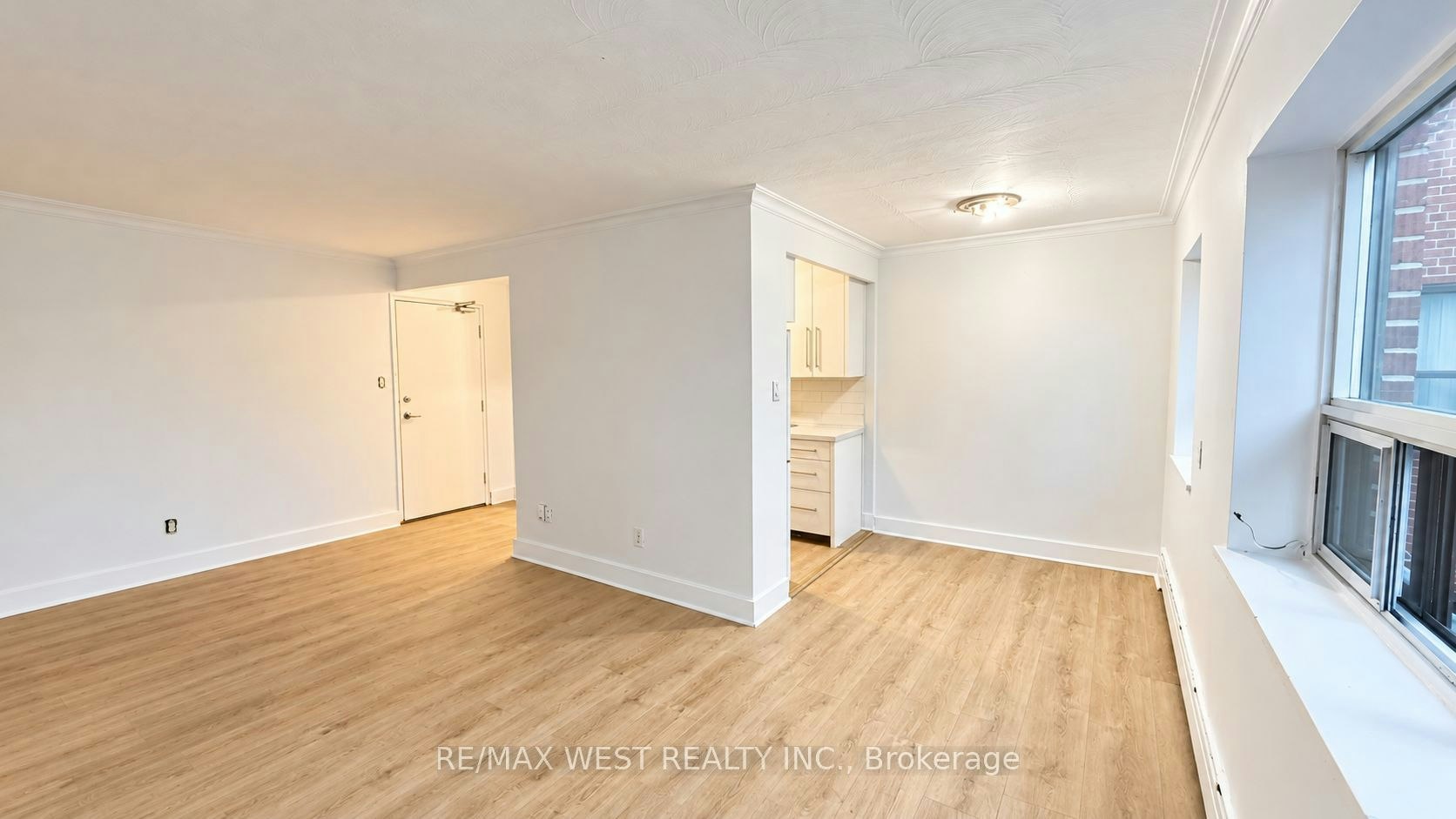 110-1243 Broadview Avenue, Toronto, ON, M4K 2T3 - 5