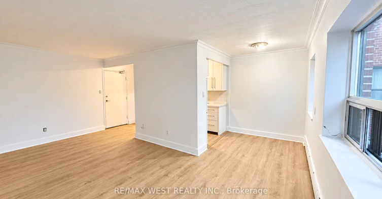 110-1243 Broadview Avenue, Toronto, ON, M4K 2T3 - 5