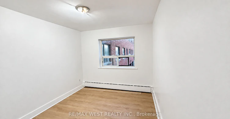 110-1243 Broadview Avenue, Toronto, ON, M4K 2T3 - 6