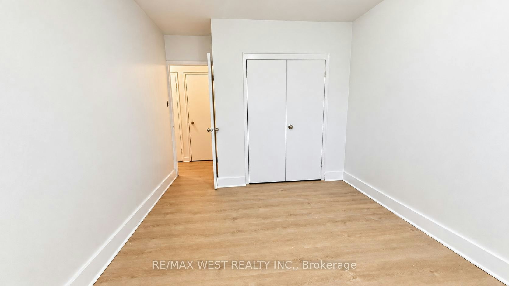 110-1243 Broadview Avenue, Toronto, ON, M4K 2T3 - 7