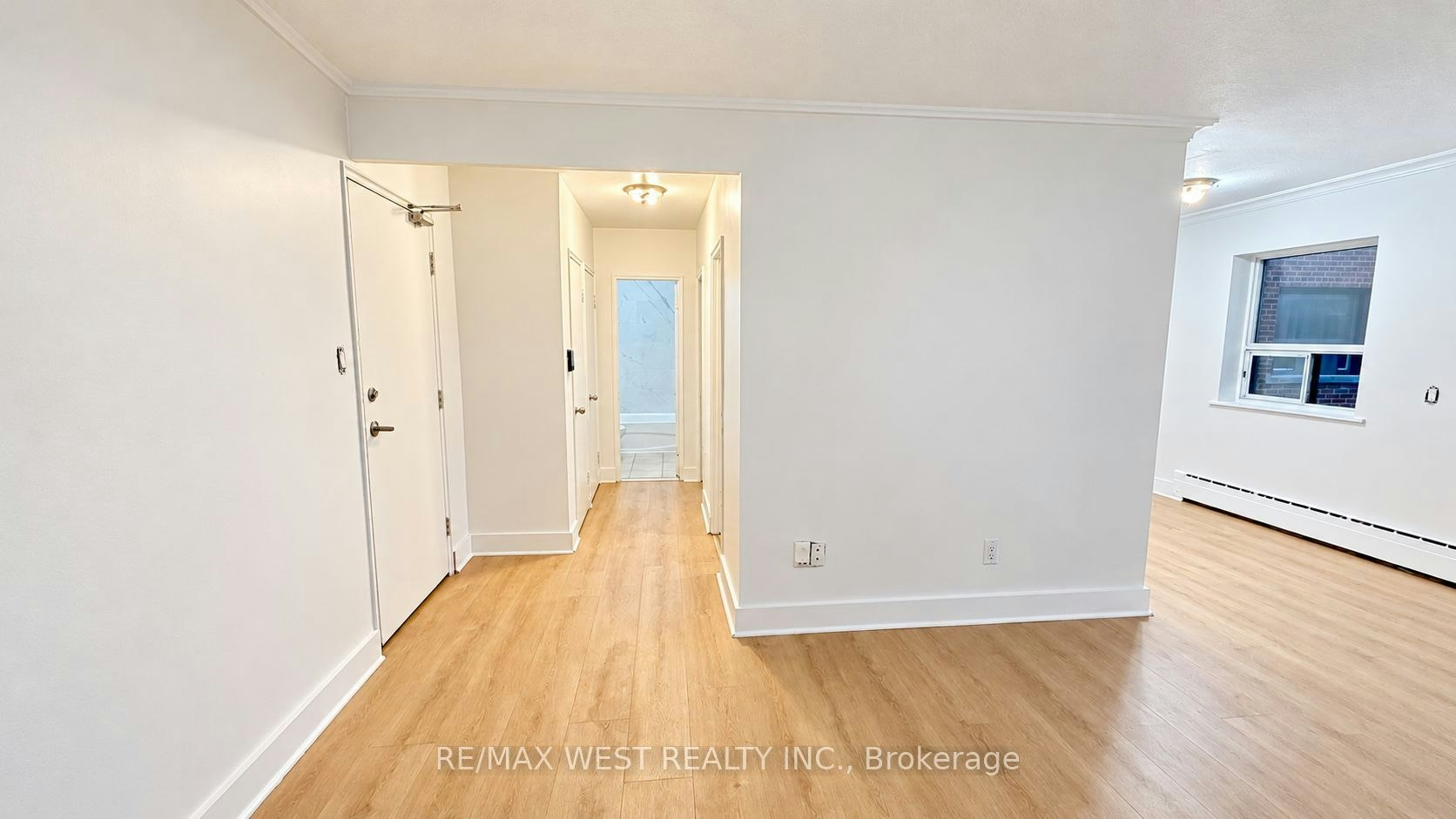 110-1243 Broadview Avenue, Toronto, ON, M4K 2T3 - 4