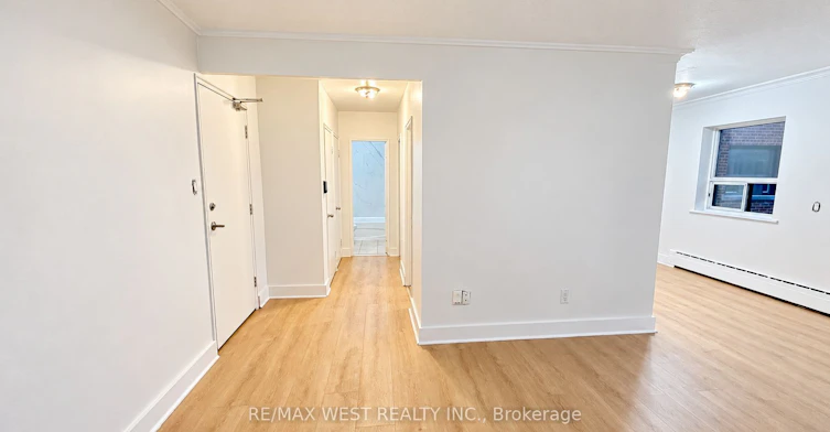 110-1243 Broadview Avenue, Toronto, ON, M4K 2T3 - 4