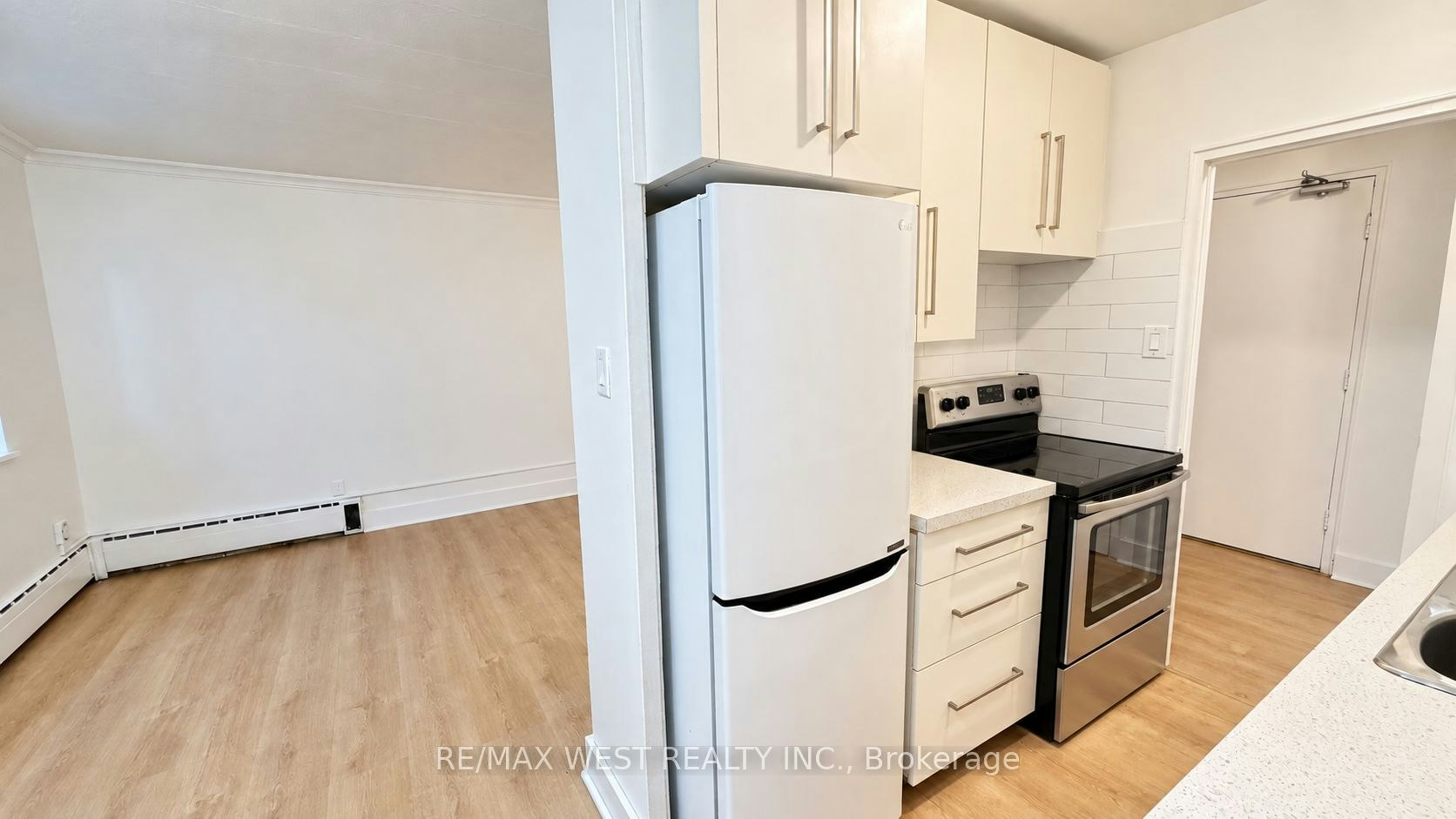 110-1243 Broadview Avenue, Toronto, ON, M4K 2T3 - 9