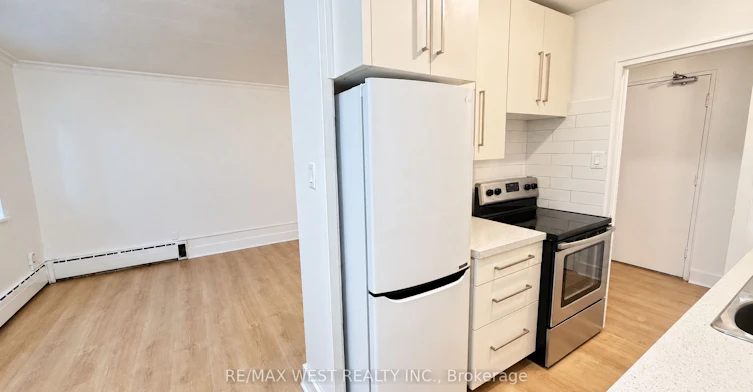 110-1243 Broadview Avenue, Toronto, ON, M4K 2T3 - 9