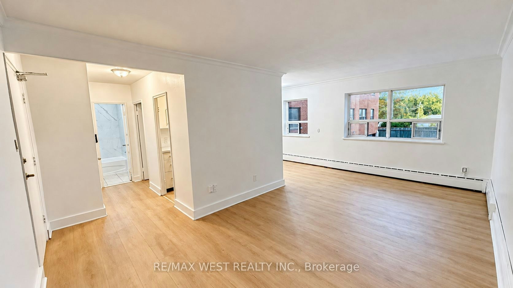 110-1243 Broadview Avenue, Toronto, ON, M4K 2T3 - 3
