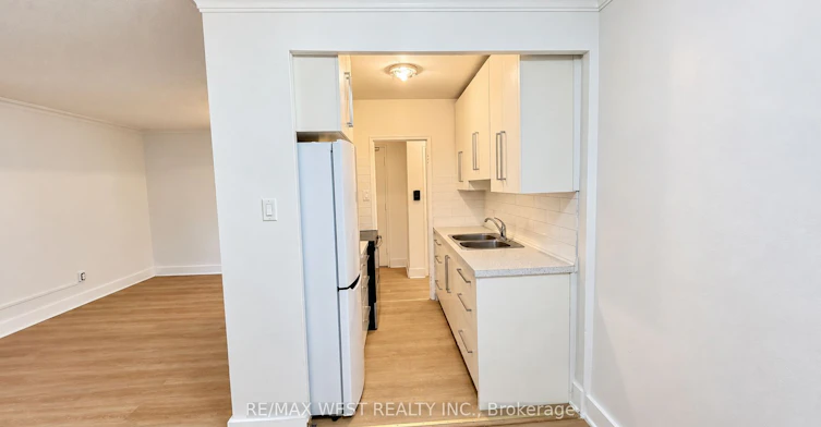 110-1243 Broadview Avenue, Toronto, ON, M4K 2T3 - 15