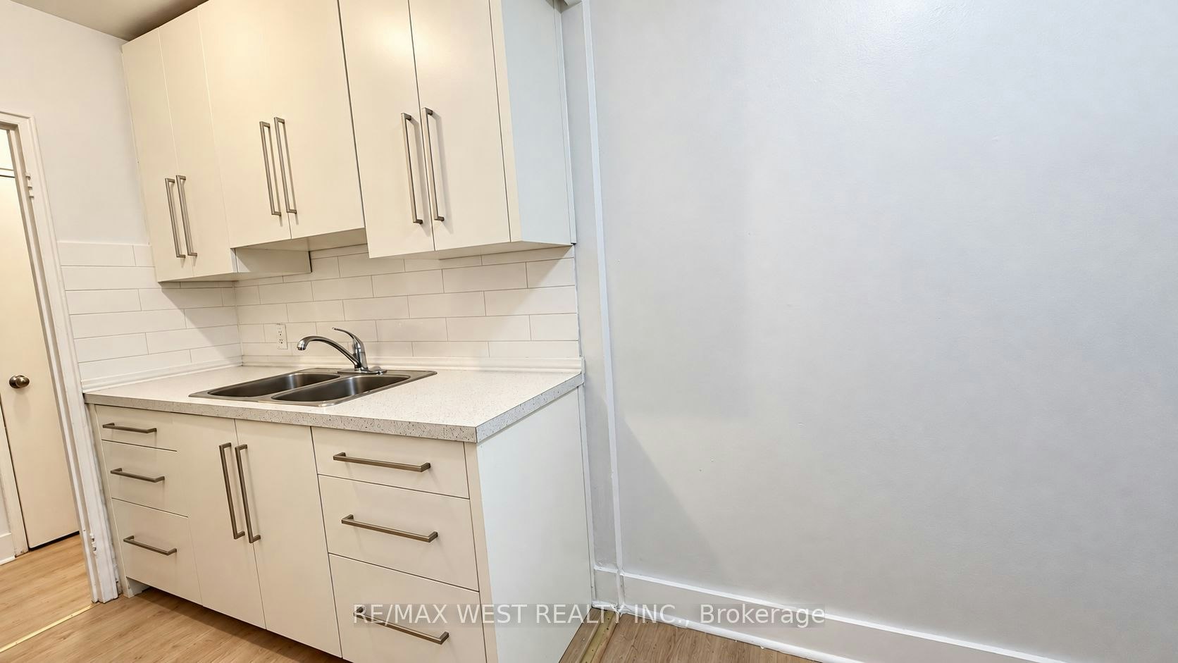 110-1243 Broadview Avenue, Toronto, ON, M4K 2T3 - 11