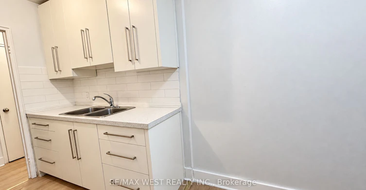 110-1243 Broadview Avenue, Toronto, ON, M4K 2T3 - 11
