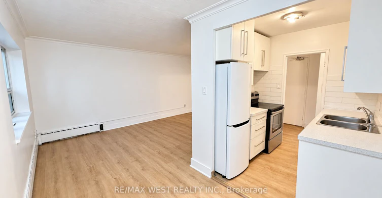 110-1243 Broadview Avenue, Toronto, ON, M4K 2T3 - 14