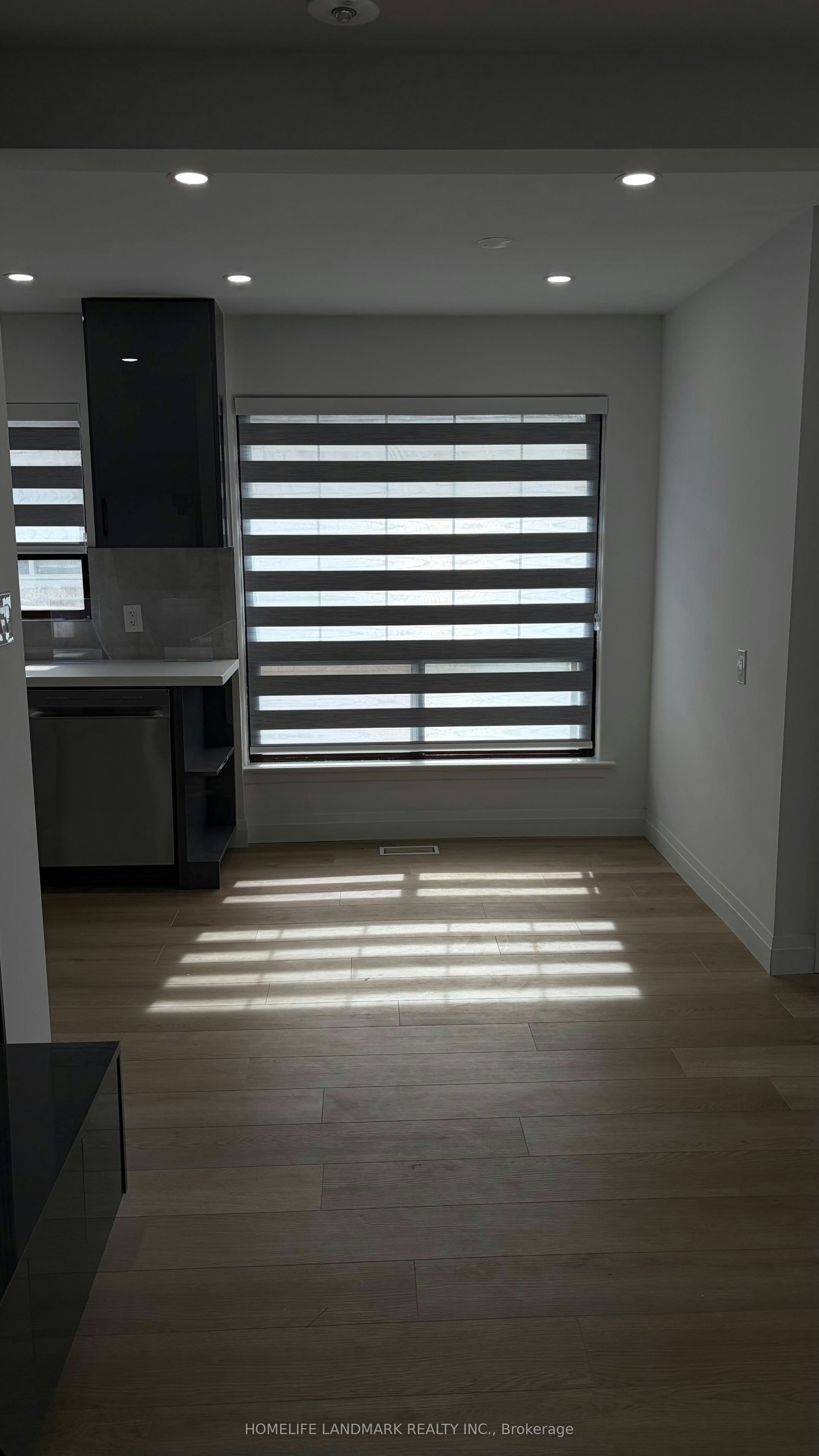 31A (Main Floor) Laurel Avenue, Toronto, ON, M1K 3J3 - 4