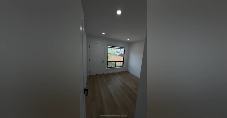 31A (Main Floor) Laurel Avenue, Toronto, ON, M1K 3J3 - 7