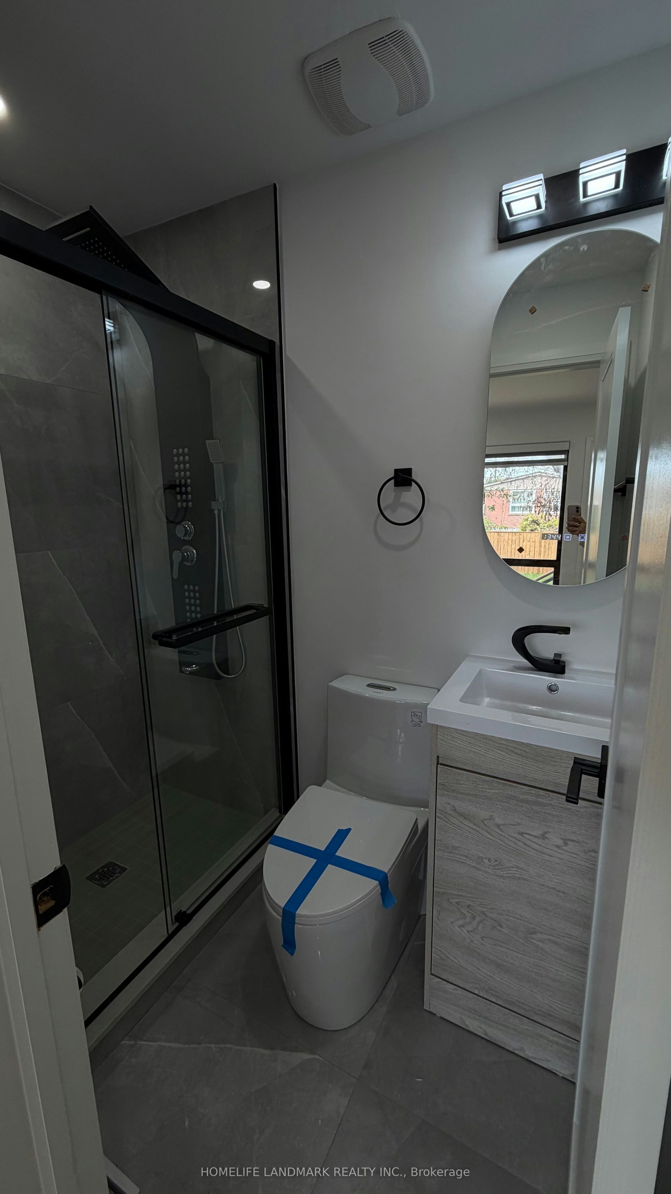 31A (Main Floor) Laurel Avenue, Toronto, ON, M1K 3J3 - 12