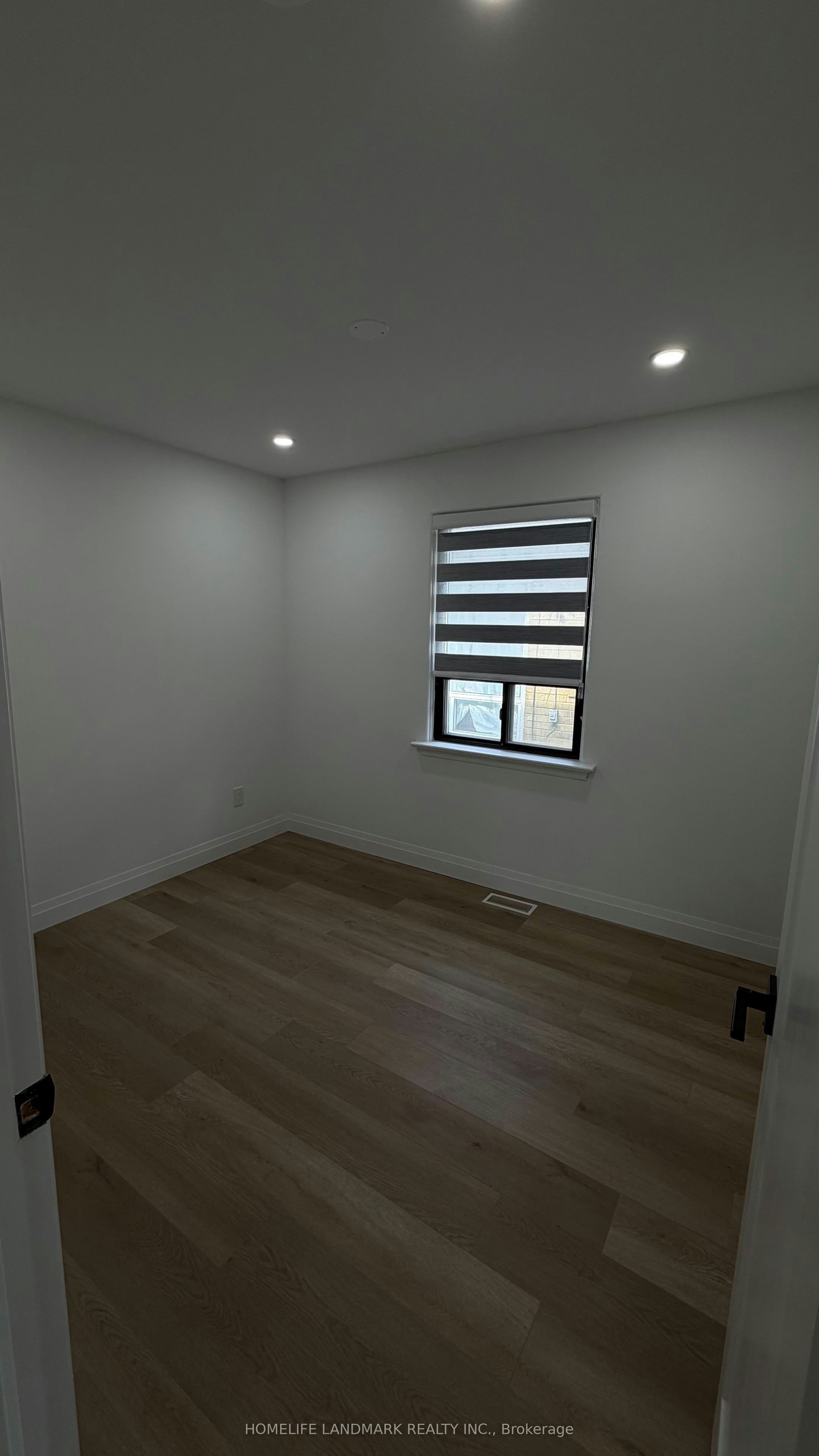 31A (Main Floor) Laurel Avenue, Toronto, ON, M1K 3J3 - 6