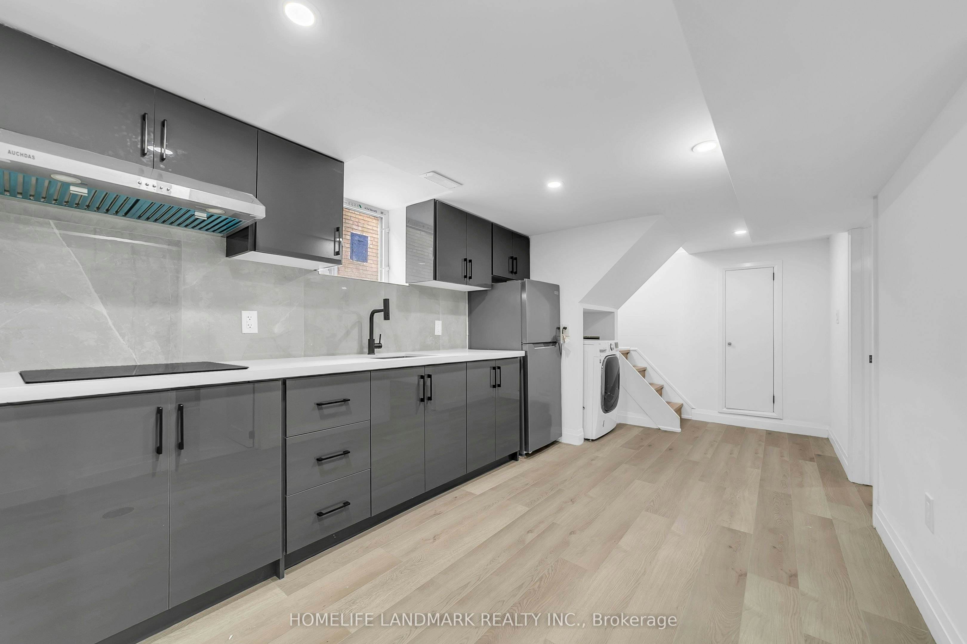 31A (Basement) Laurel Avenue, Toronto, ON, M1K 3J3