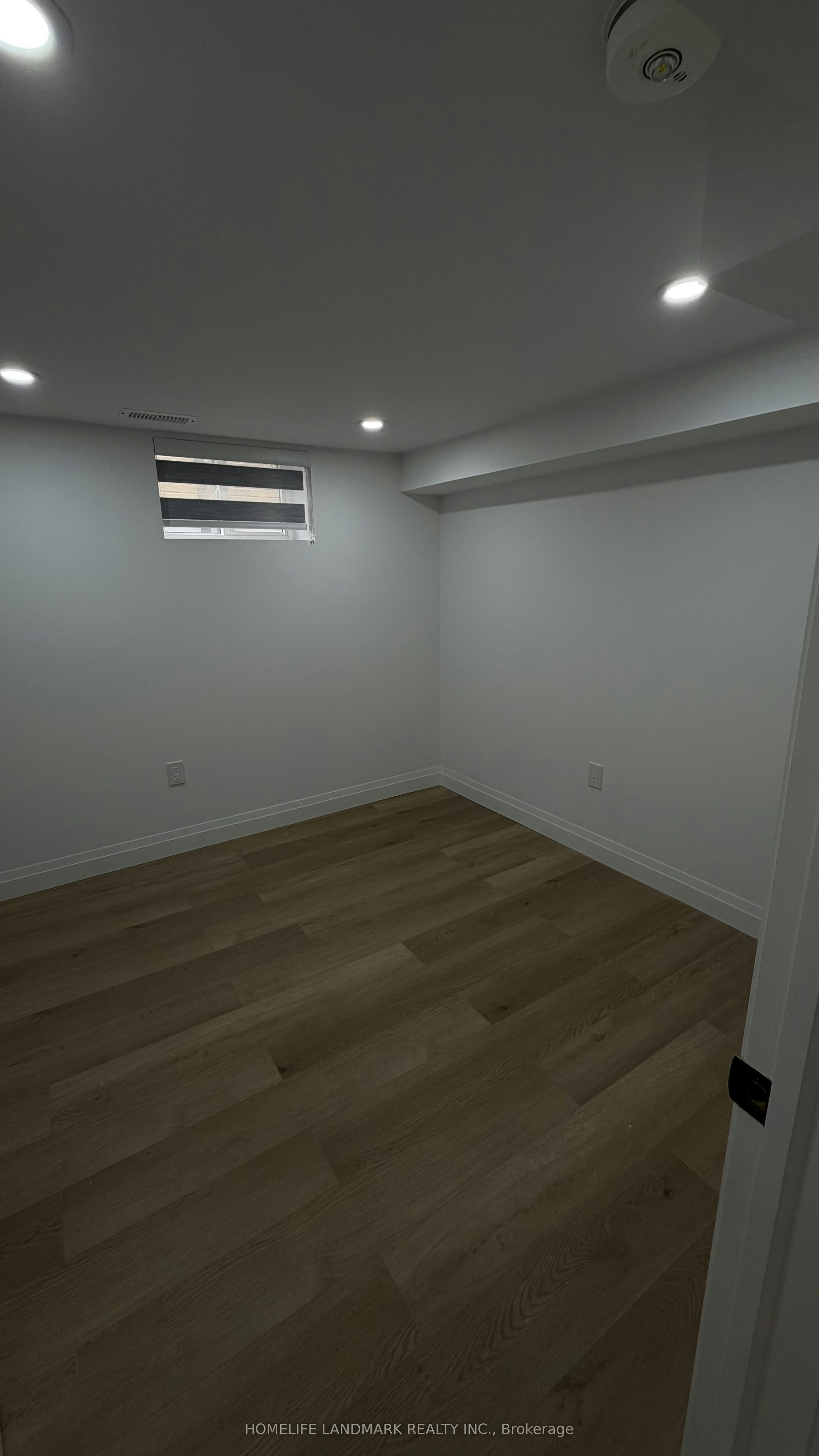 31A (Basement) Laurel Avenue, Toronto, ON, M1K 3J3 - 4