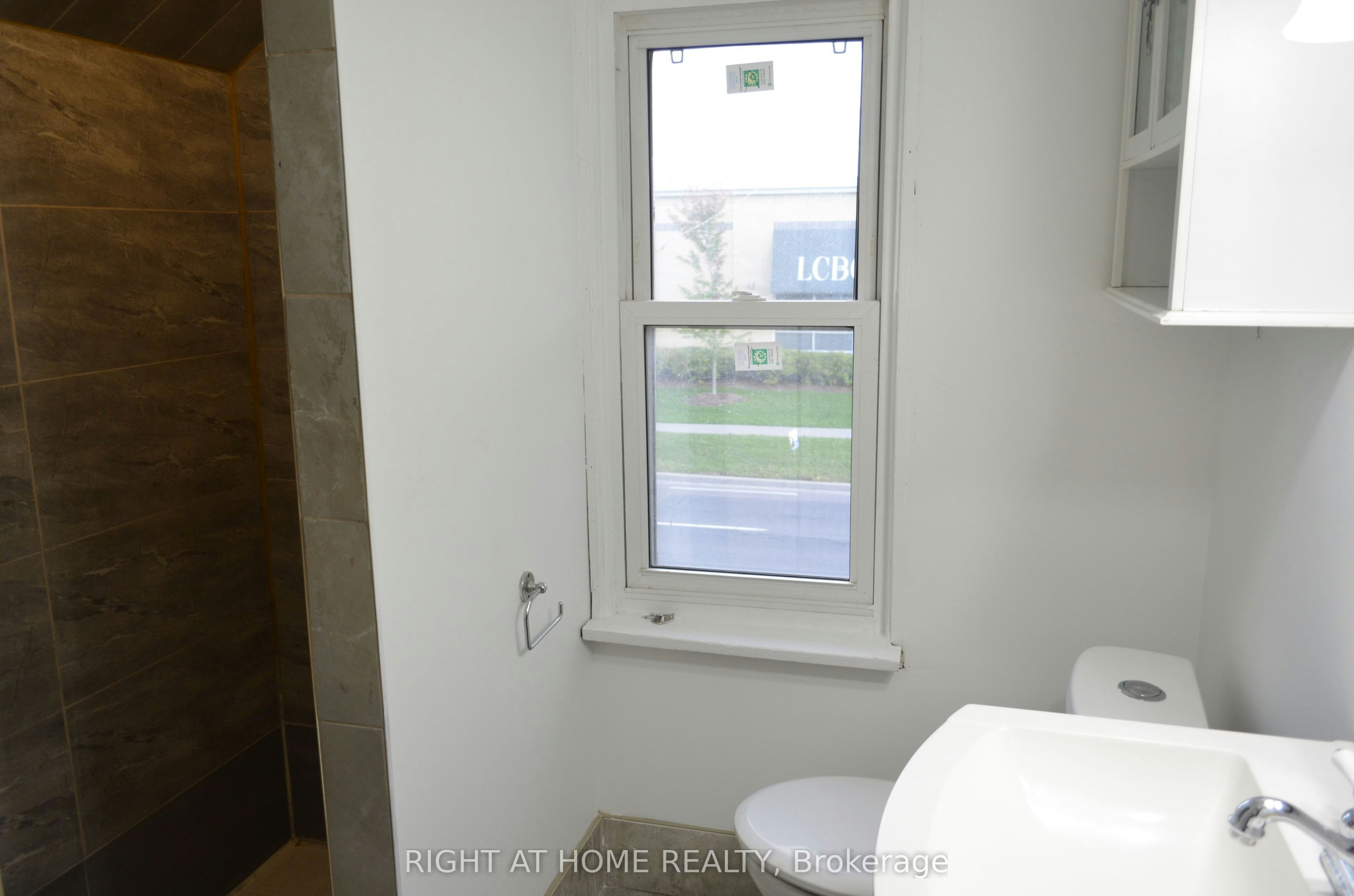 188 Adelaide Avenue E, Oshawa, ON, L1G 1Z4 - 17