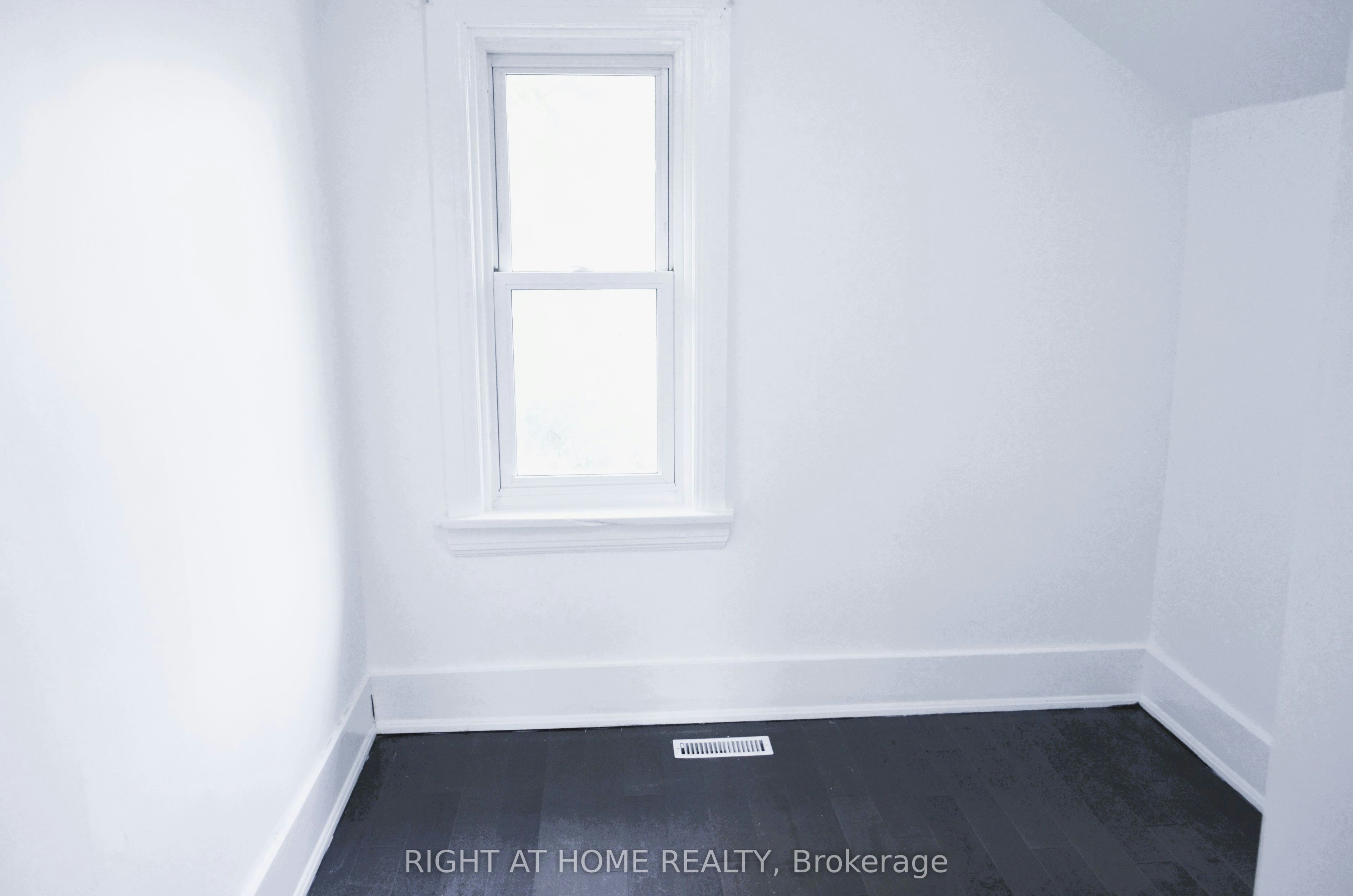 188 Adelaide Avenue E, Oshawa, ON, L1G 1Z4 - 16