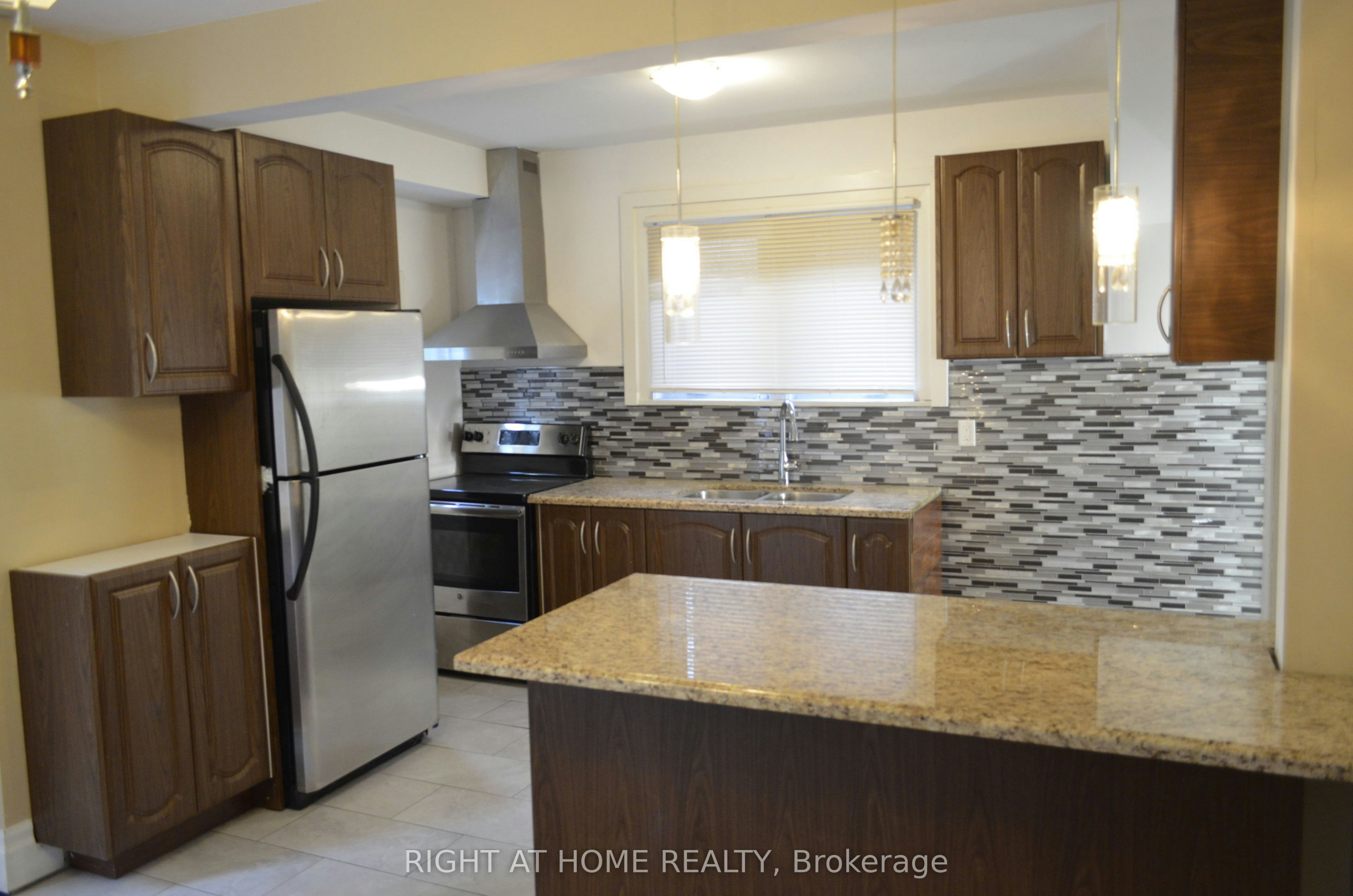 188 Adelaide Avenue E, Oshawa, ON, L1G 1Z4 - 8