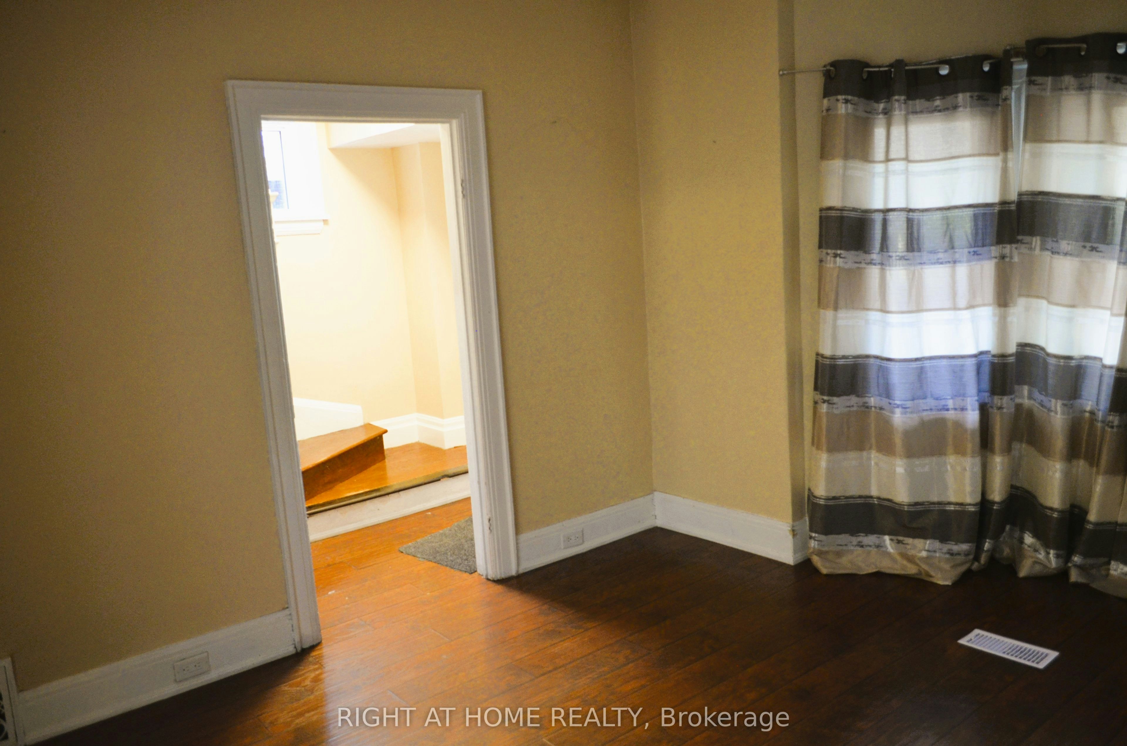188 Adelaide Avenue E, Oshawa, ON, L1G 1Z4 - 5