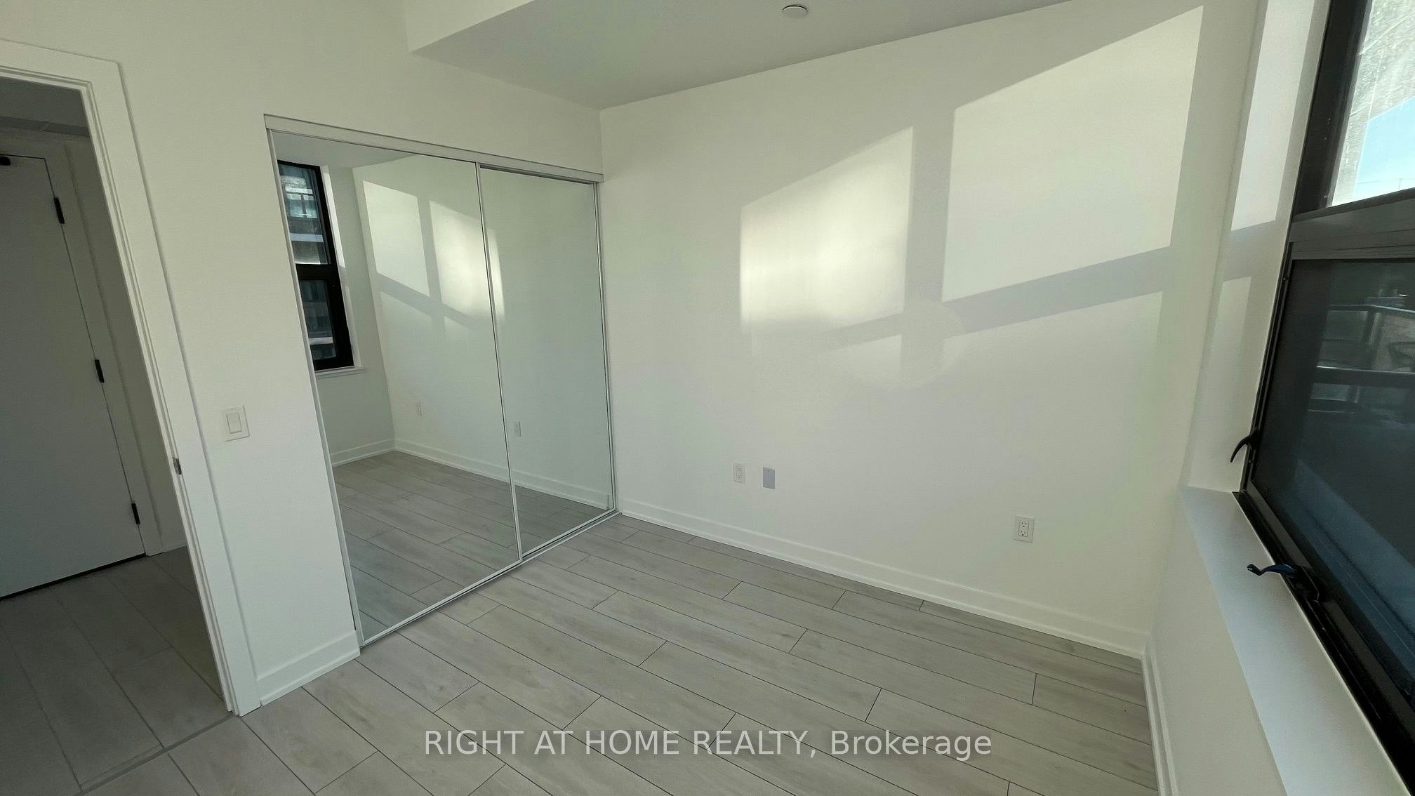 425-1612 Charles Street, Whitby, ON, L1N 1B9 - 16