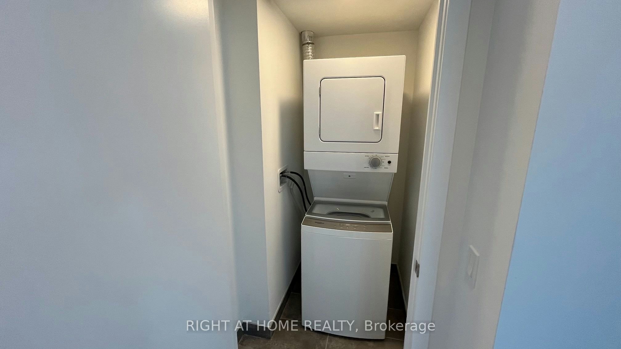 425-1612 Charles Street, Whitby, ON, L1N 1B9 - 18