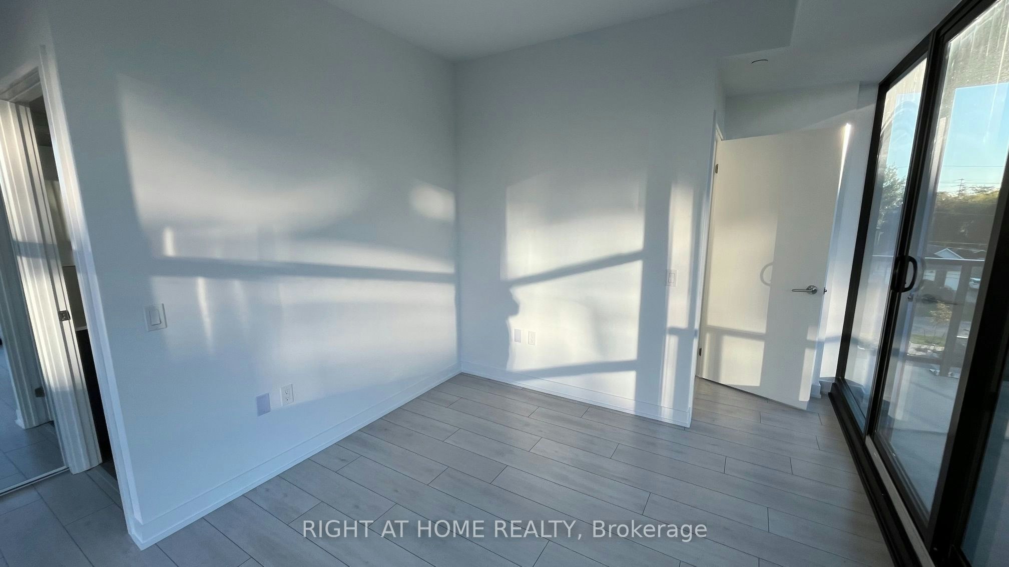 425-1612 Charles Street, Whitby, ON, L1N 1B9 - 13