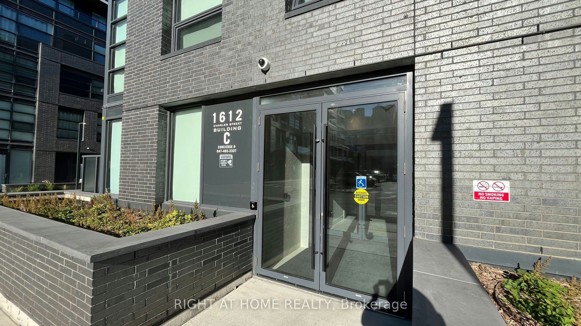 425-1612 Charles Street, Whitby, ON, L1N 1B9 - 3